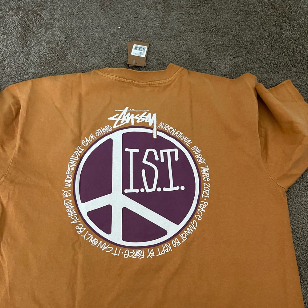 STUSSY tee